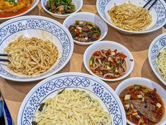 -李与白包子铺(桐梓林店)