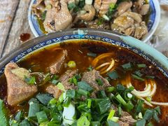 -胥佳烧鸡公牛肉面馆