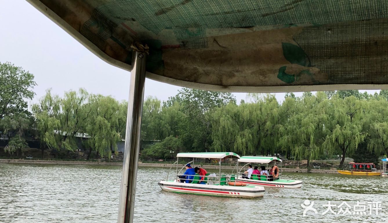 这是北京在豪迈之下的，另一面
