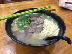 -志权牛肉面(灵山路店)