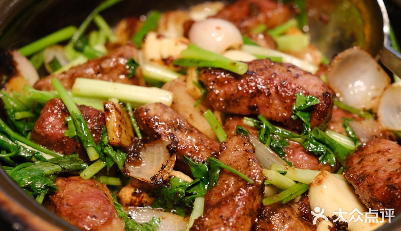 高端海鲜与川味泡椒的结合,东星斑肉质细嫩