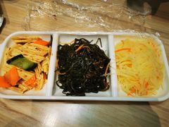 小菜三拼-芮芮家私房面馆(碧桂园银河城商业广场店)