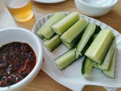 黄瓜蘸酱-聚首堂·特色小吃·肘子(什刹海德胜门店)