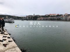 -多瑙河畔鞋履雕塑