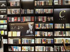 -思南书局(复兴中路店)