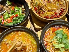 -有红鸡毛店·砂锅菜(抚琴夜市店)