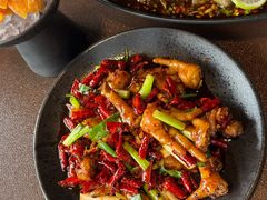 -曼听小寨海鲜烧烤·大连辣炒大王(盖州街店)