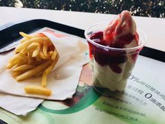 -麦当劳(展览路店)