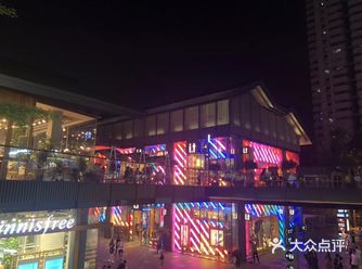作为成都地标性建筑群，太古里在成都的地位不言而喻