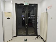 -布瑞琳洗衣(西堤红山店)
