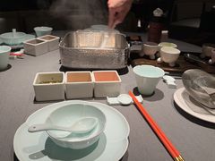 -左庭右院鲜牛肉火锅黑金店(陆家嘴中心店)