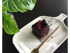 -UNI UNI(环亚凯瑟琳店)