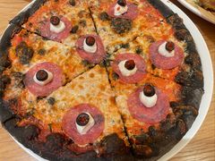 怪兽之眼披萨-城市大道红炉披萨烘焙坊