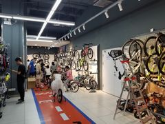 -迪卡侬(高新万达店)