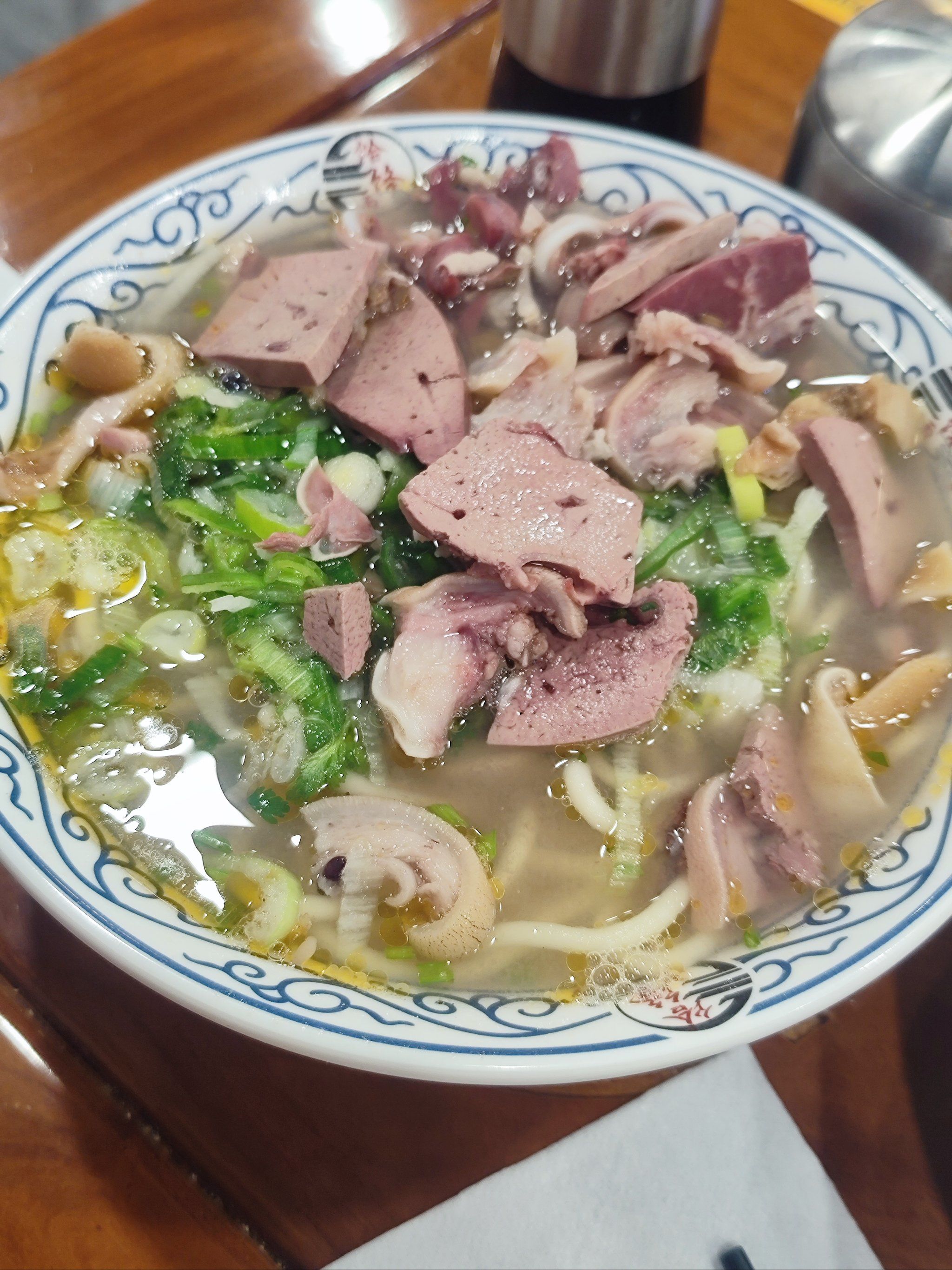 天冷了 就想吃点热乎的 羊杂汤走起