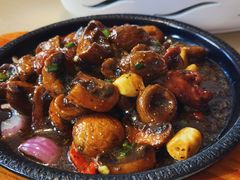 黑椒口蘑雪花牛肉粒-八府香鸭·啫啫煲(华山路店)