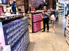-SKECHERS 斯凯奇(上海国际时尚中心店)