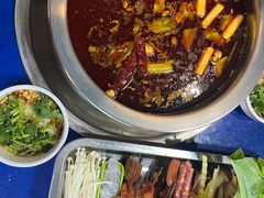 -牛华周记麻辣烫起源店