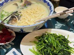 -南京金牛湖巨碗鱼头