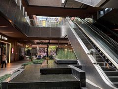 -瑞虹新天地月亮湾