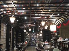 -钟书阁(松江泰晤士小镇店)