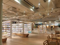 -猫的天空之城概念书店(北戴河蔚蓝海岸店)
