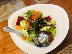 -Chom Cafe and Restaurant