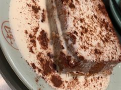 漏奶滑-潮界(虹桥新天地店)