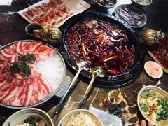 -渝大狮毛肚老火锅(遂宁万达店)