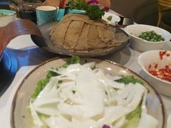 -墨居上隐·院子里火锅(峨眉店)