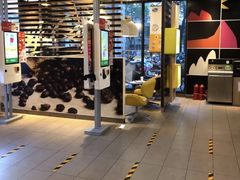 -麦当劳(杭州西湖银泰百货店)
