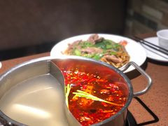 牛骨鸳鸯锅-幸运牛汕头小黄牛牛肉火锅(梅林店)