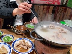 白汤羊肉锅-红姐龙虾·烧烤·酸菜鱼(二十二年老店)