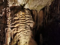 -波斯托伊纳溶洞