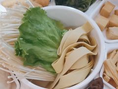 -鸡遇虾煲干锅火锅(小寨金莎店)