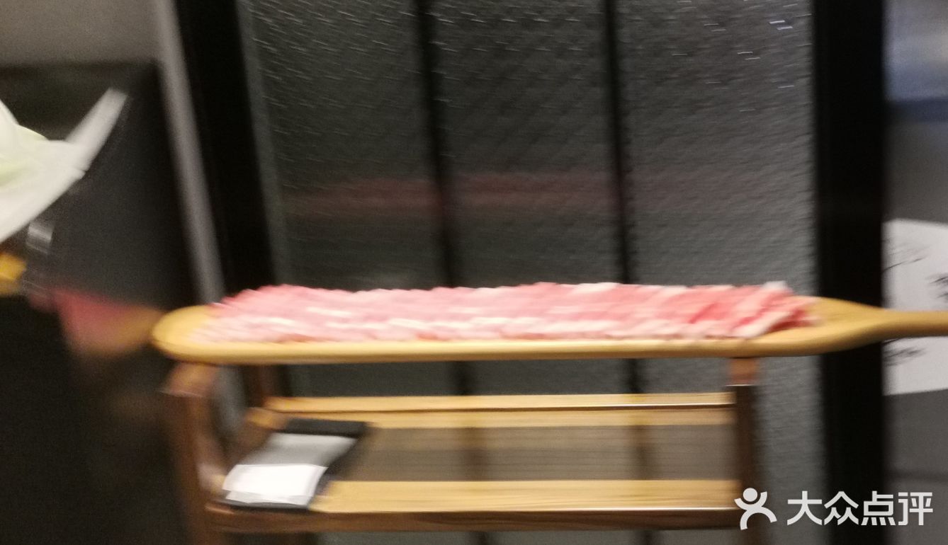 麻椒鸳鸯锅，味道超级赞，还点了几串羊肉串，肉块非常大