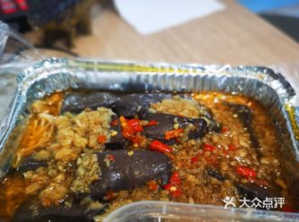 面对各种美食，我们是忍着，告诉自己不能白流汗水了