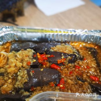 面对各种美食，我们是忍着，告诉自己不能白流汗水了