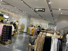 -URBAN REVIVO(济南世茂广场店)