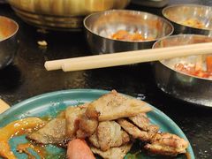 -臻牛烤肉
