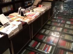 -钟书阁(松江泰晤士小镇店)