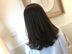 中发-简法造型·品牌形象店