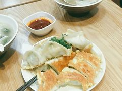 -三好食堂(煎饺·馄饨·肉饼米线·盛世广场店)