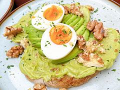 牛油果煮蛋吐司-RAC BAR(安福路店)