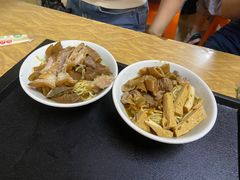 -松树干拌面店