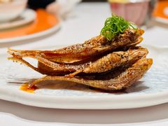 汁淋脆炸凤尾鱼-鹿园 MOOSE(长宁店)