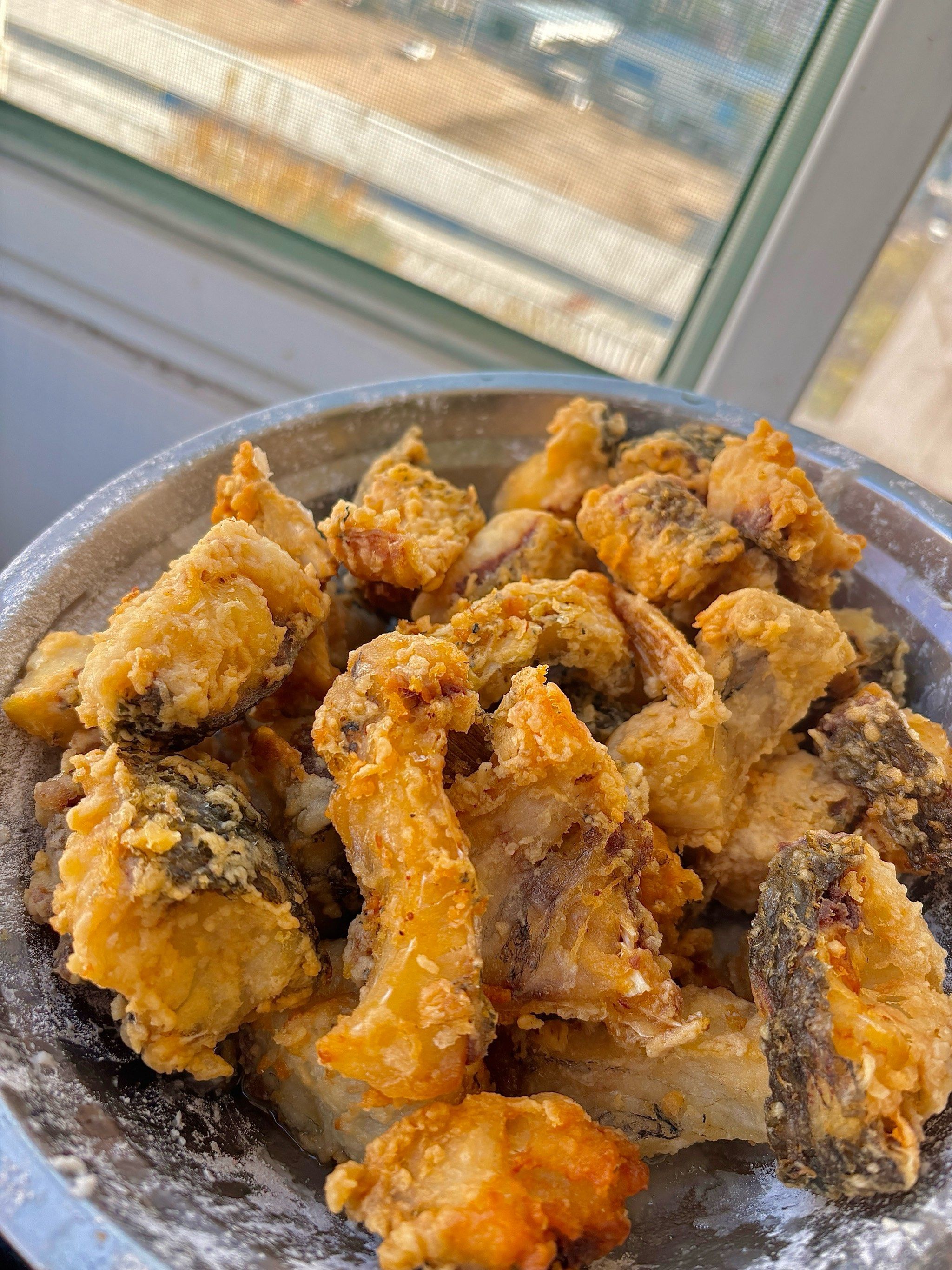 酥酥脆脆焦香的黄金炸鱼块!