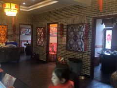 等位区-忆乡情铁锅炖鱼饭店(延庆店)