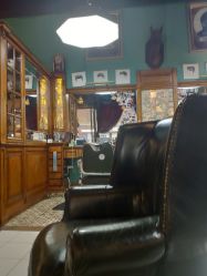 -小戈男士复古理发馆barber shop