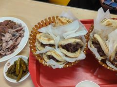 -闫家驴肉老店(华电一校店)